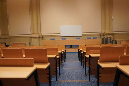 Réussir le concours ENM : maîtrisez chaque étape, du Master 2 à l'admission comme Auditeur de Justice grâce à notre prépa magistrat.